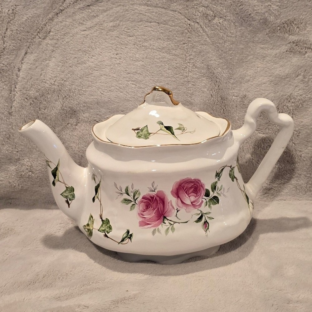 Arthur Wood & Son Staffordshire England Pink Rose‎ Ivy Teapot Gold Trim 6426